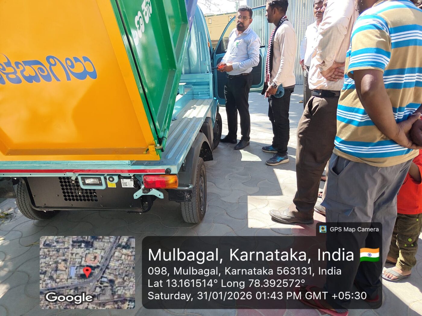 Rear view inspection of the waste collection compartments